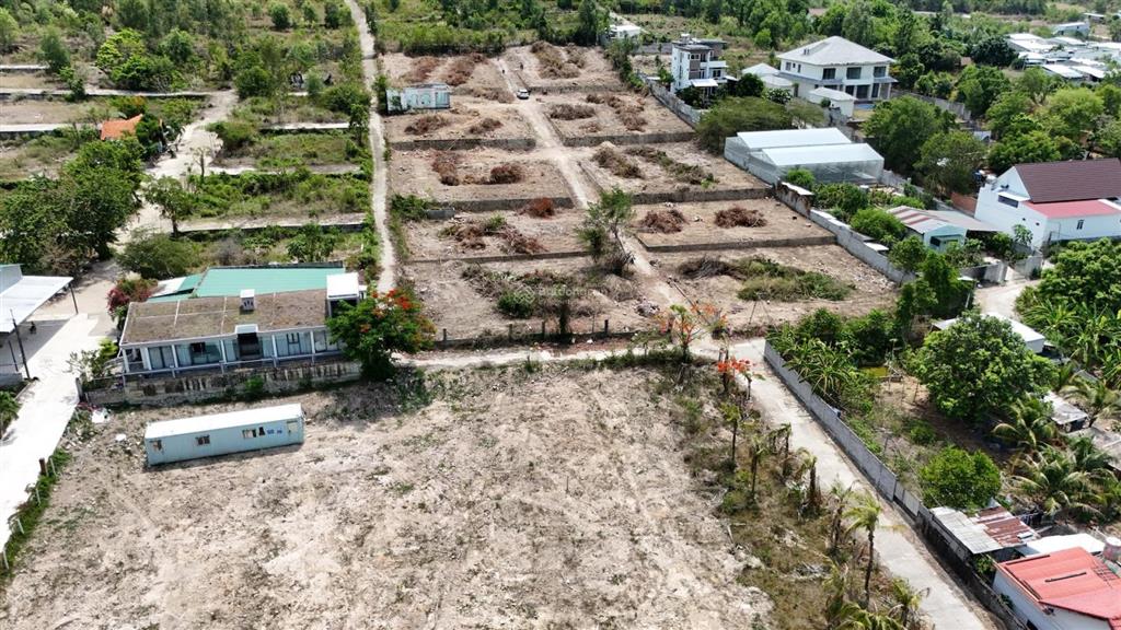 Cho thuê 8888m2 sẵn 5186m2 thổ cư rộng 60m khu vực thái khang phước đồng