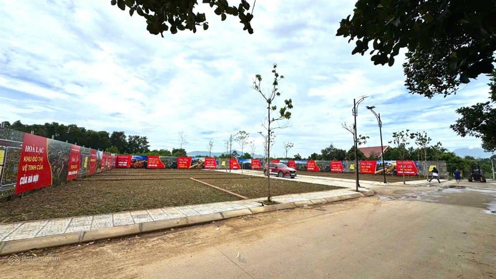 Cần bán đất nền trung tâm hòa lạc