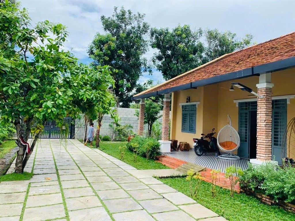 Chủ cần bán nhà vườn nghỉ dưỡng, xã thái mỹ, củ chi dt 24x26(588m2) có 300 thổ