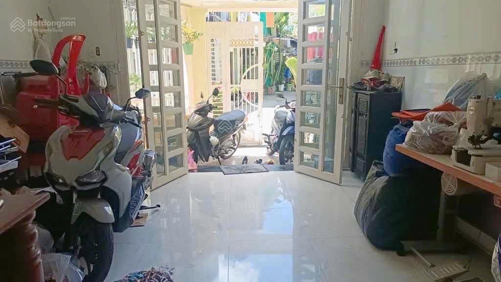 Bán căn góc 2 mặt tiền hẻm phạm thế hiển, kế trường thcs bình an.