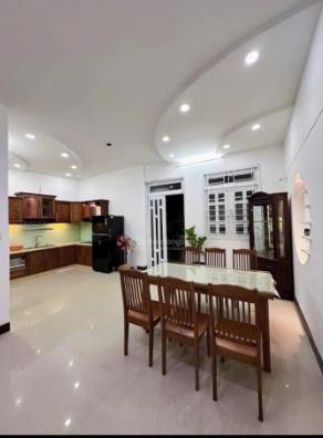 Bán căn biệt thự kế công viên. cạnh bến xe quận 8