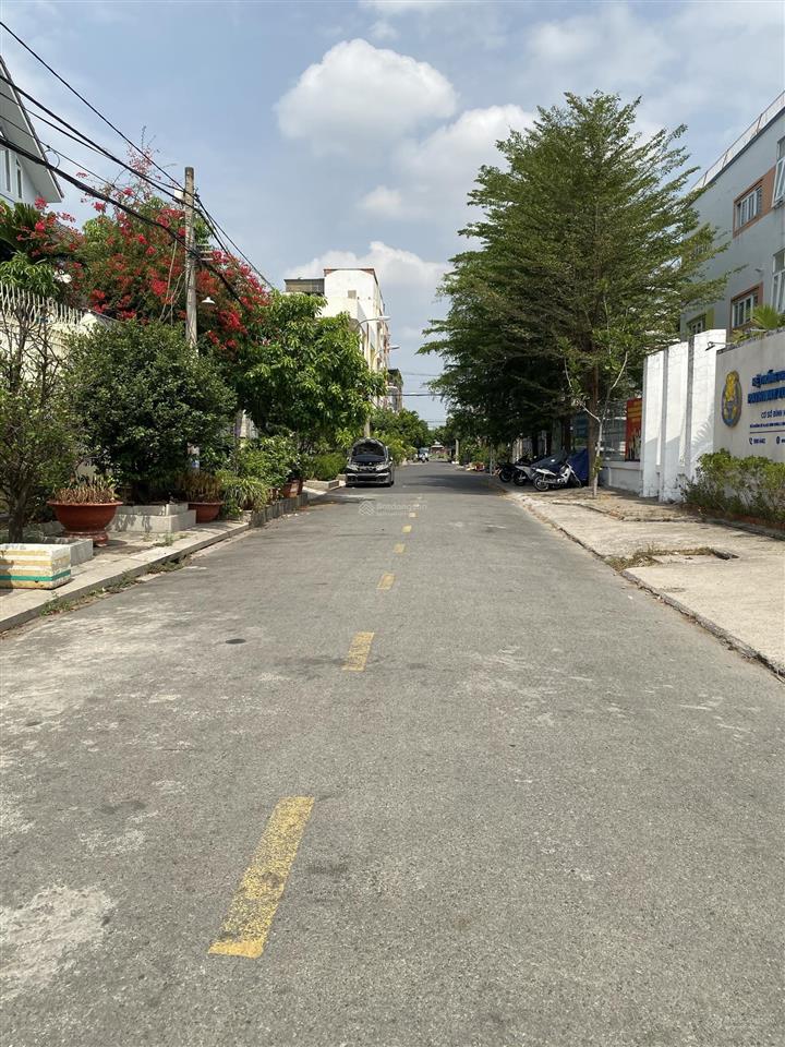 Bán lô đất kế trường tiểu học bình hưng. gần bến xe quận 8.