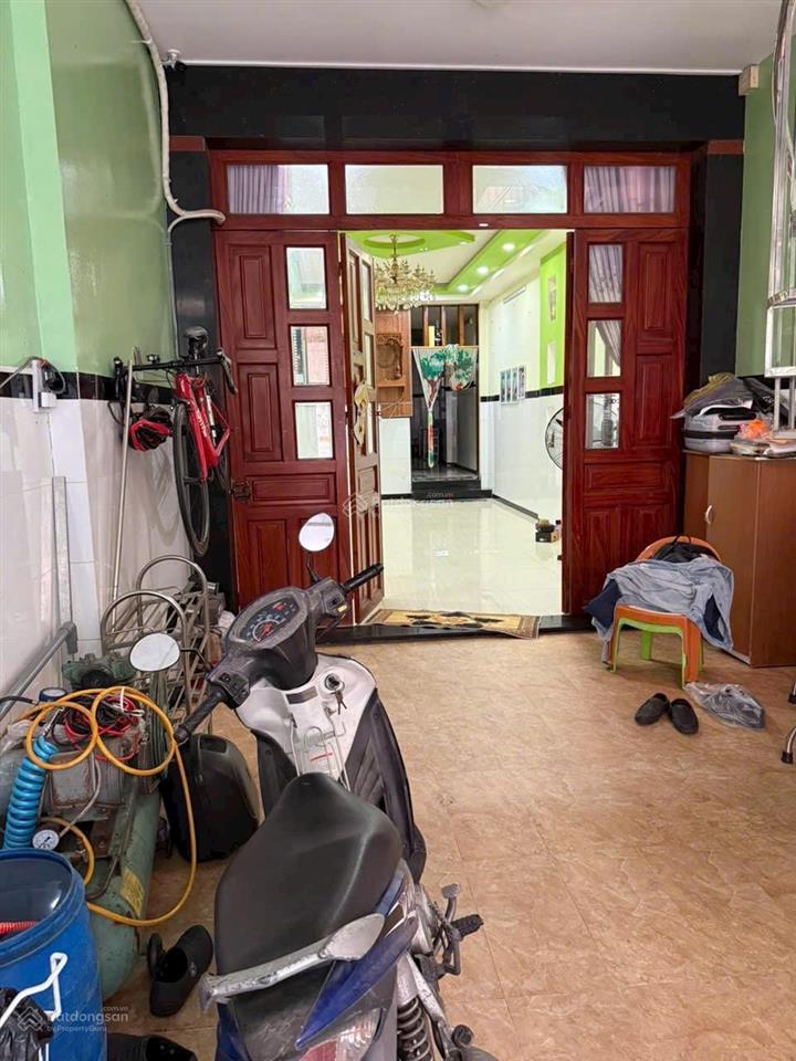 Bán căn nhà khu dân cư bình hưng. kế bến xe quận 8.