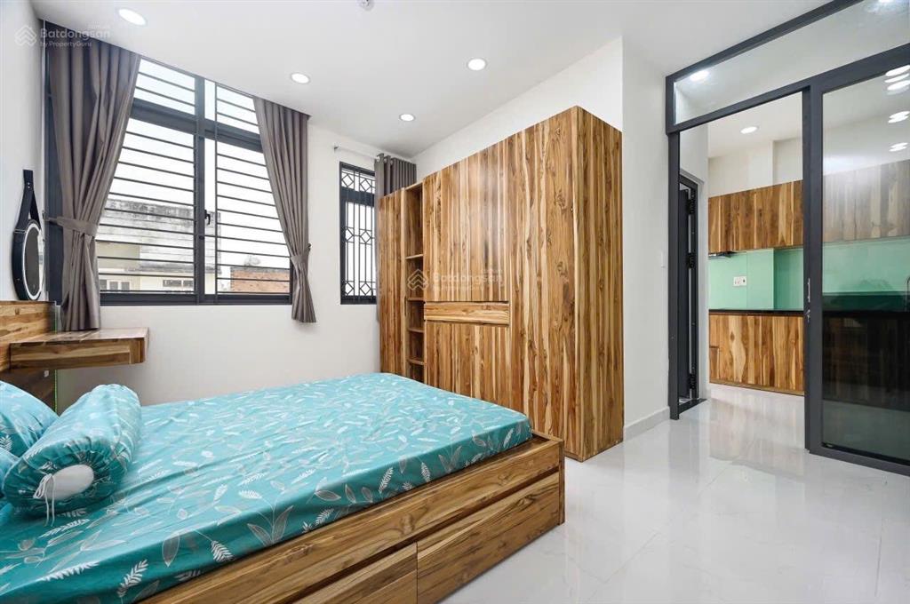 Bán căn hộ dịch vụ mới toanh. kế chung cư pegasuit 2. gần bến xe quận 8.