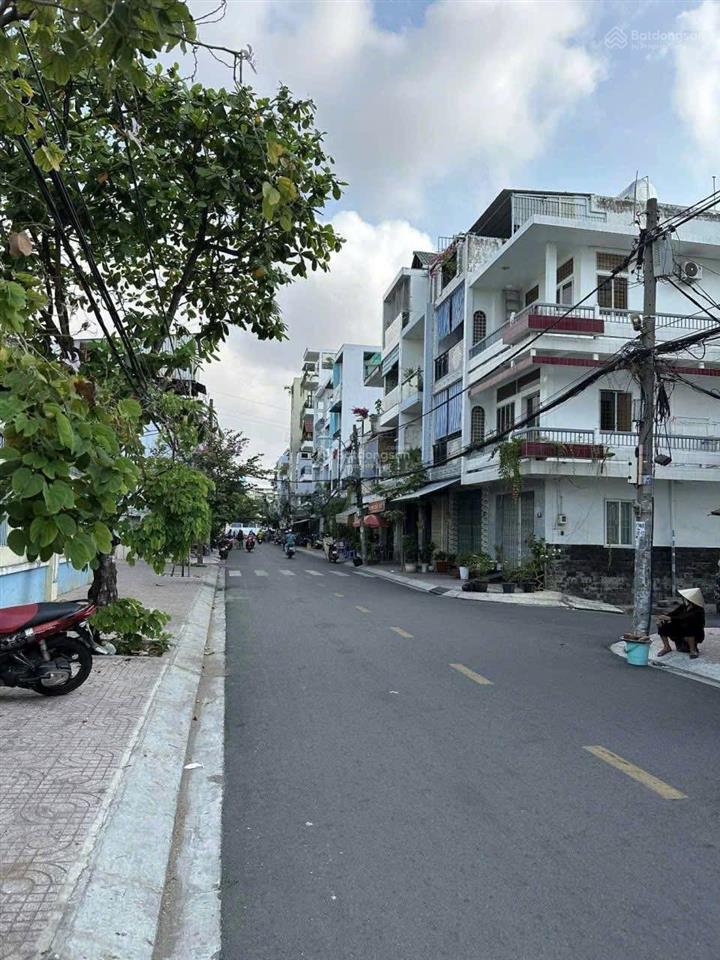 Bán căn nhà khu dân cư bùi minh trực. đối diện trường mầm non.
