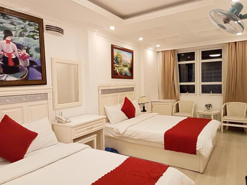 Bán khách sạn đối diện chợ đêm đà lạt. nguyễn chí thanh.