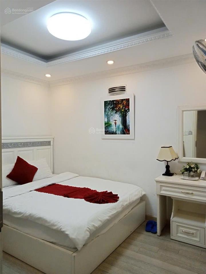 Bán khách sạn đối diện chợ đêm đà lạt. nguyễn chí thanh.
