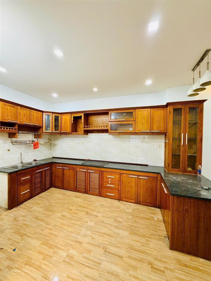 Bán căn góc 2 mặt tiền đường, kế trường tiểu học bông sao
