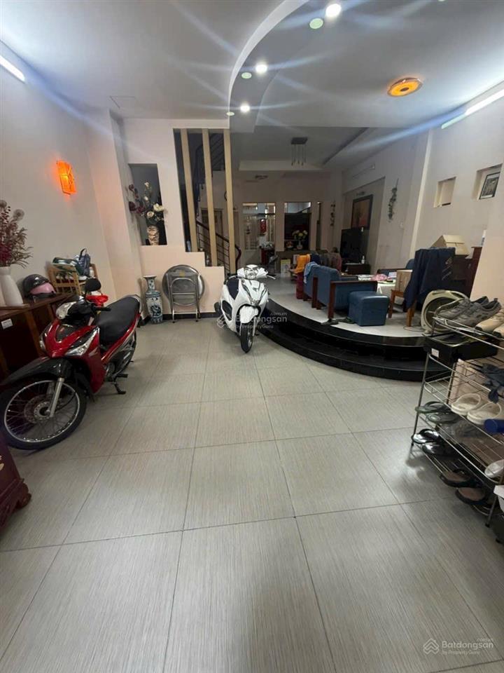 Bán căn nhà khu dân cư bình hưng. kế bến xe quận 8.