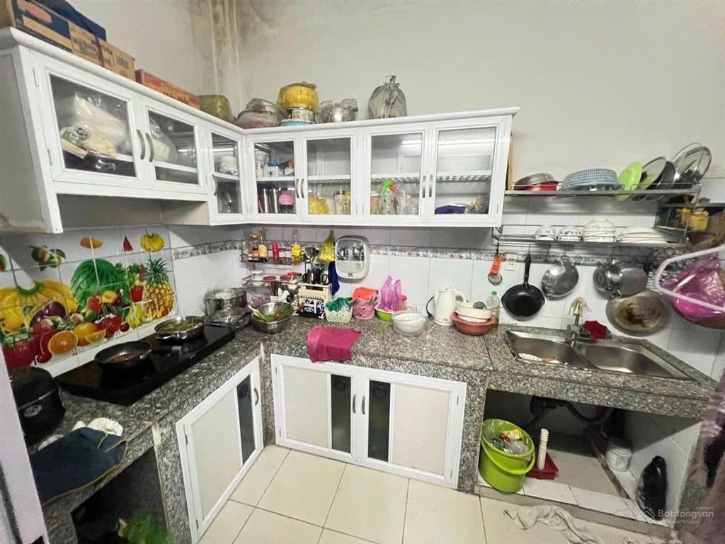 Bán căn nhà khu dân cư bình hưng. kế bến xe quận 8. nhà 2 mặt tiền.