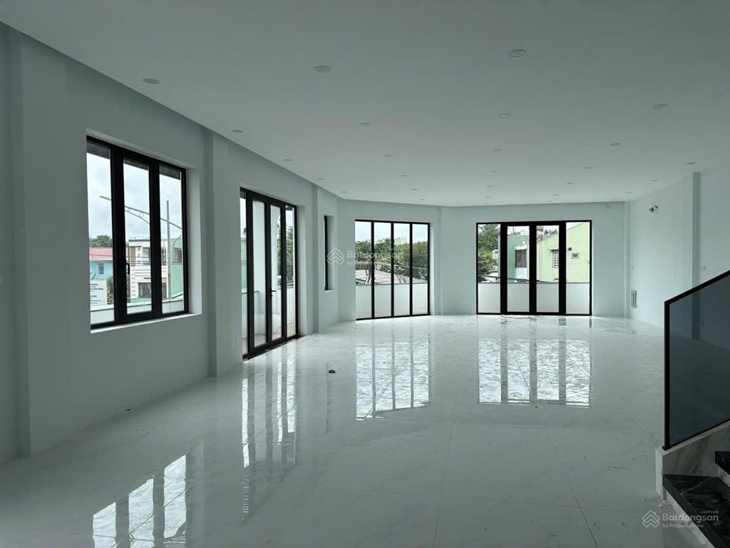 Nhà riêng, nhà góc, diện tích 750 m2, đường lý nam đế