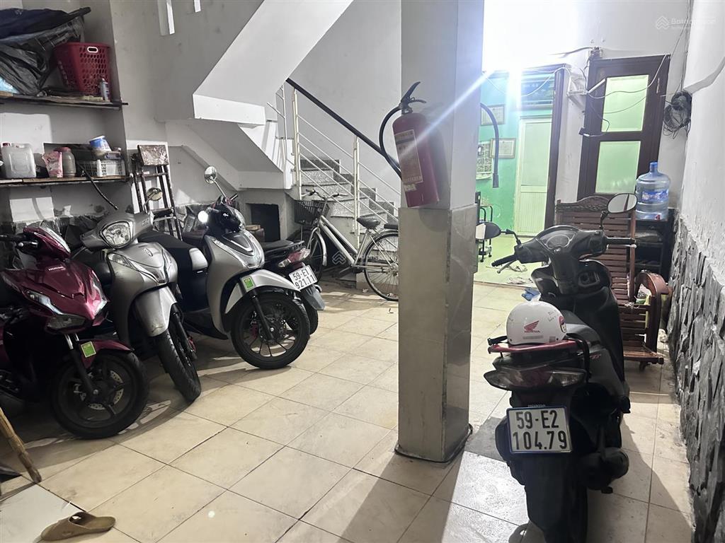 Bán nhà riêng, có phòng cho thuê