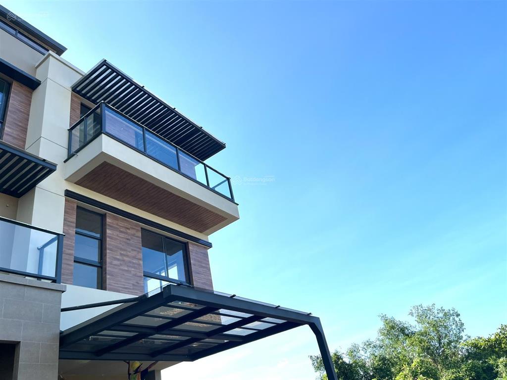Phiên bản giới hạn, nhà phố liền kề 6x21m view kênh đào, riêng tư, mua trực tiếp nam long