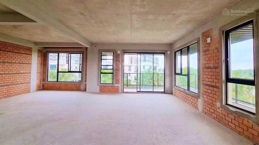 Phiên bản giới hạn, nhà phố liền kề 6x21m view kênh đào, riêng tư, mua trực tiếp nam long