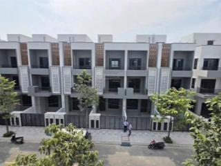Hot!!! sở hữu nhà phố bình chánh thanh toán giãn 5 năm, nhà xây sẵn, chỉ 20% nhận nhà ở ngay