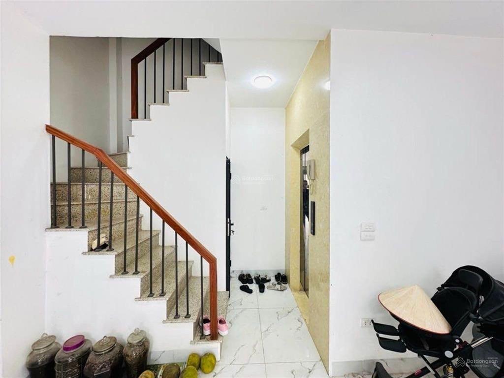 Bán nhà ngõ 521 an dương vương, phường phú thượng, 41m2, 6 tầng thang máy, ô tô vào nhà