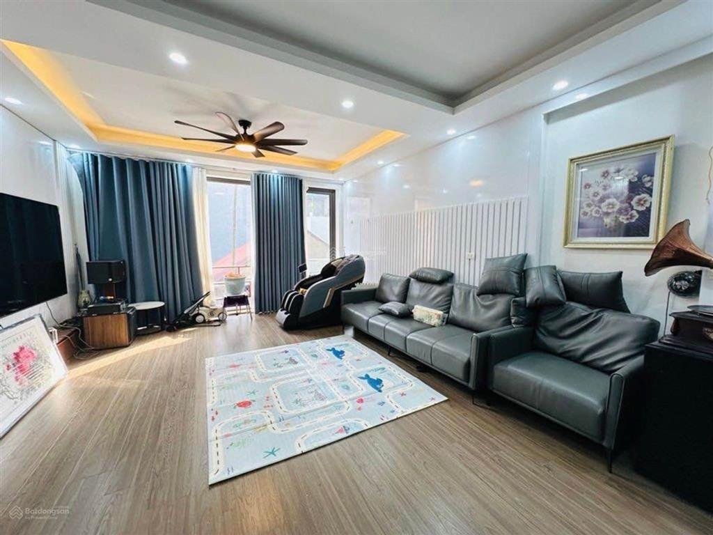 Bán nhà ngõ 521 an dương vương, phường phú thượng, 41m2, 6 tầng thang máy, ô tô vào nhà