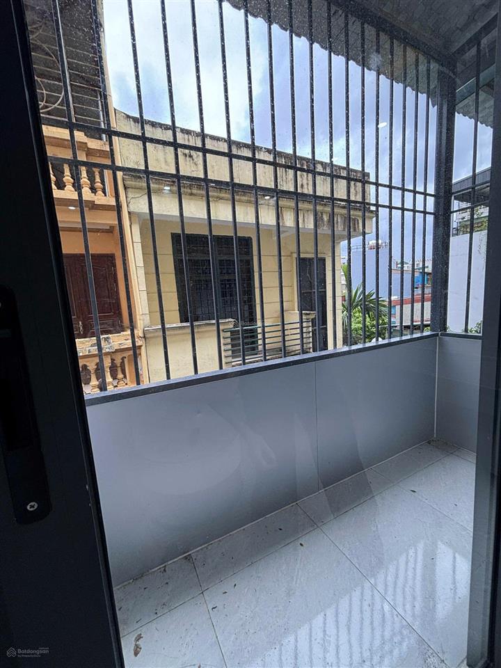 Bán tập thể phố lò đúc, ngã 4 nguyễn công trứ  sổ 40m2  thực tế 65m2  2 ngủ  4,8 tỷ