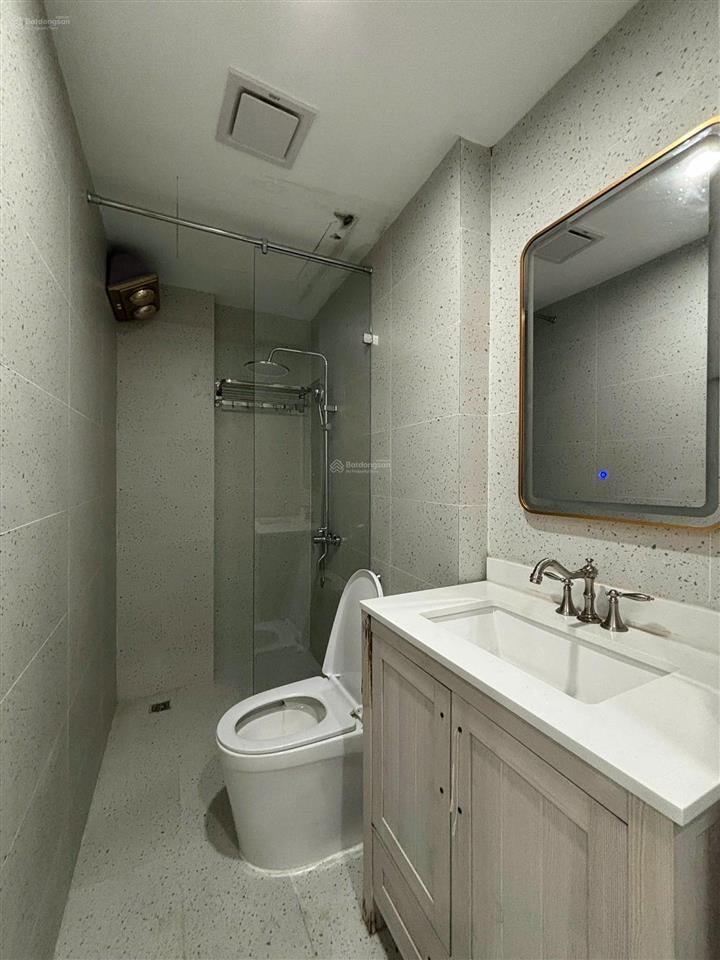 Bán tập thể phố lò đúc, ngã 4 nguyễn công trứ  sổ 40m2  thực tế 65m2  2 ngủ  4,8 tỷ