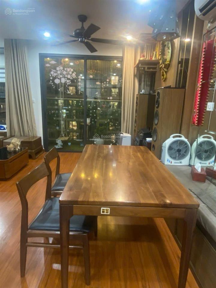 Bán căn cc tại tòa s.15 đối diện đại học vinuni, gần tòa văn phòng 45 tầng vinfast, có bể bơi
