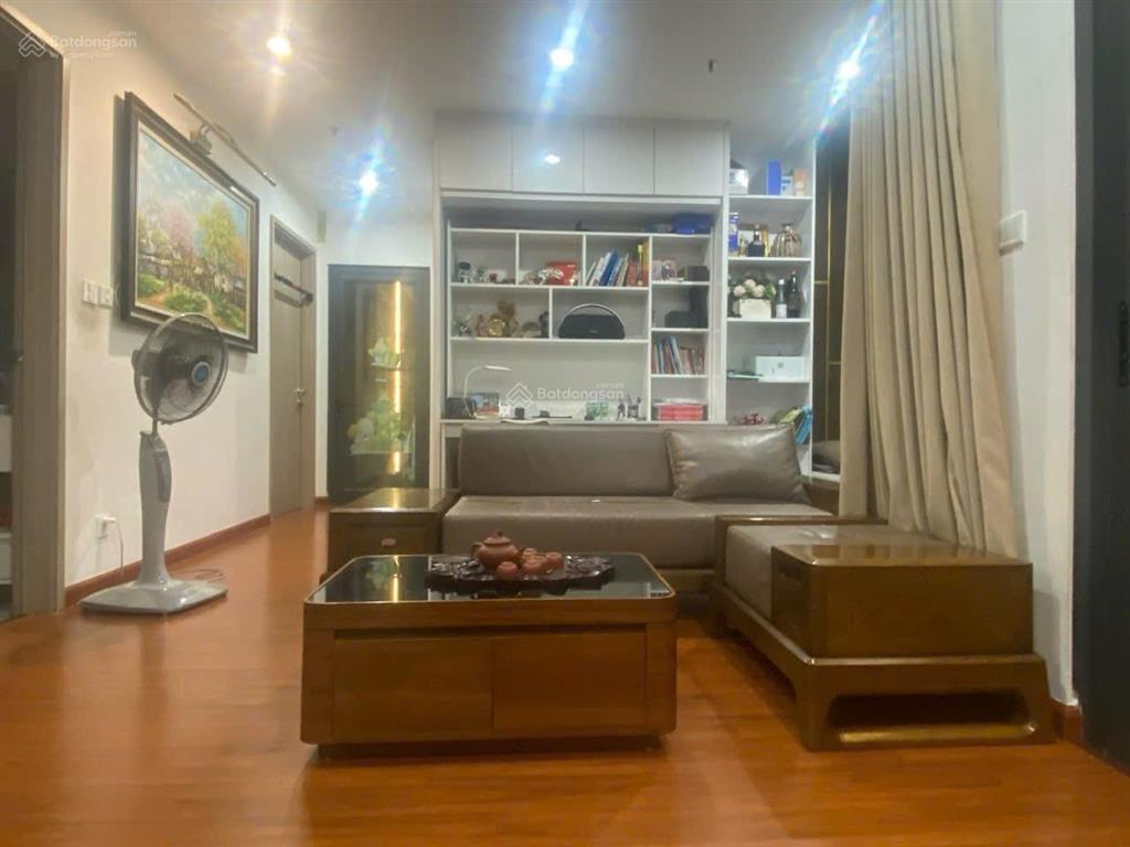 Bán căn cc tại tòa s.15 đối diện đại học vinuni, gần tòa văn phòng 45 tầng vinfast, có bể bơi