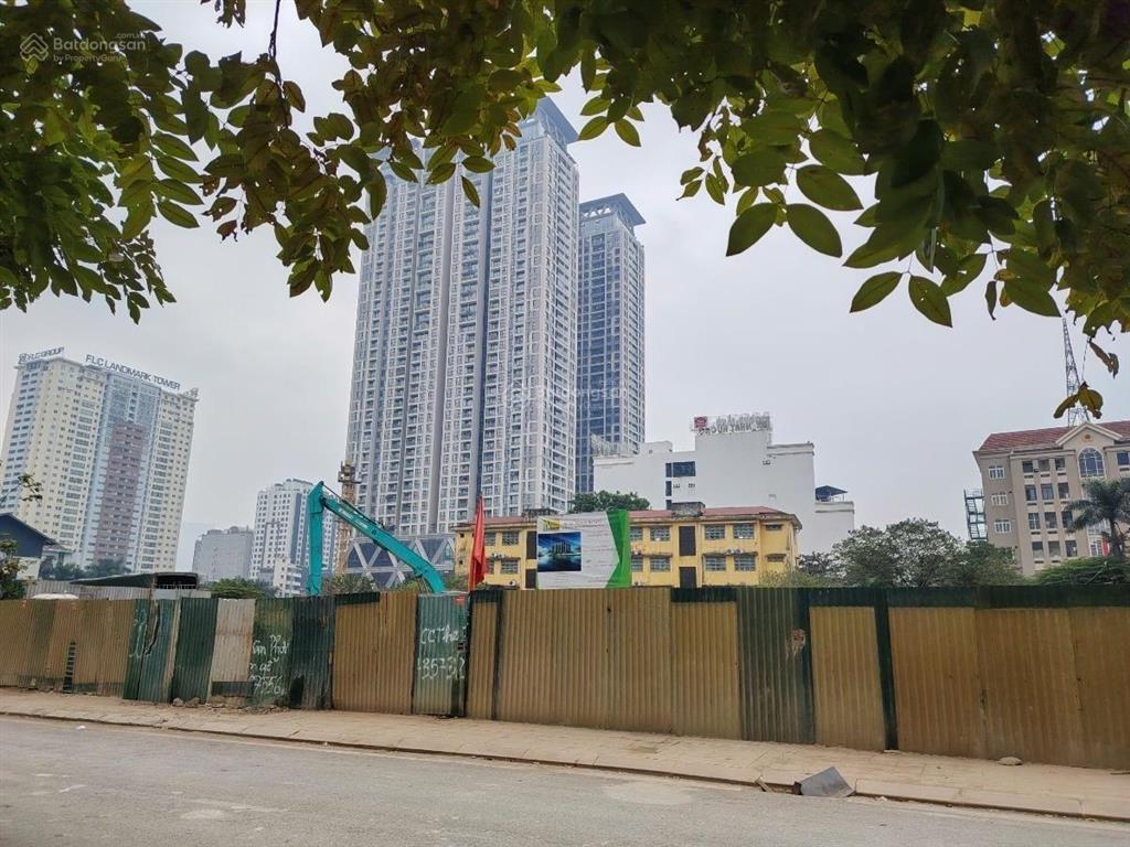Bán đất dự án xây tòa văn phòng, khách sạn khu vực cầu giấy, dt 1800m2, 2 mặt thoáng, view hồ
