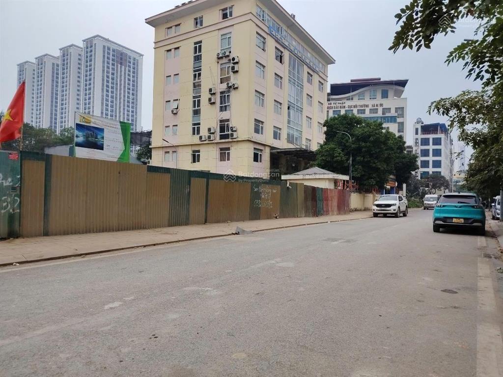 Bán đất dự án xây tòa văn phòng, khách sạn khu vực cầu giấy, dt 1800m2, 2 mặt thoáng, view hồ