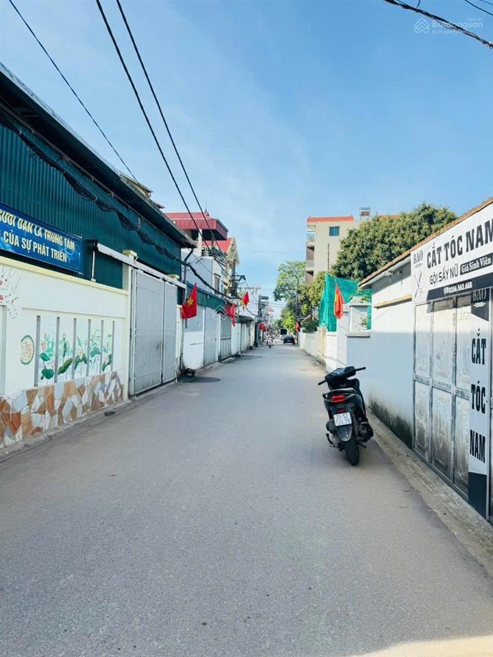 Bán gấp lô đất trục chính kinh doanh ô tô tránh