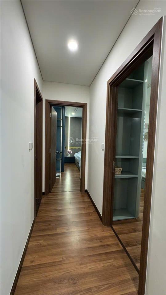Bán gấp căn hộ 110m2 3pn, 2wc căn góc chung cư mipec 360 xuân thủy, cầu giấy,  0394 321 ***
