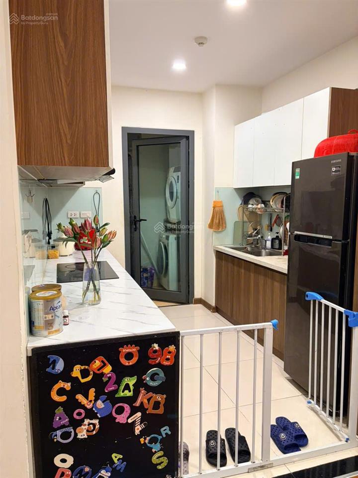 Chủ nhà gửi bán gấp căn hộ 95m2, 3 ngủ, 2wc nhà full nội đẹp tầng trung chung cư ecogreen city