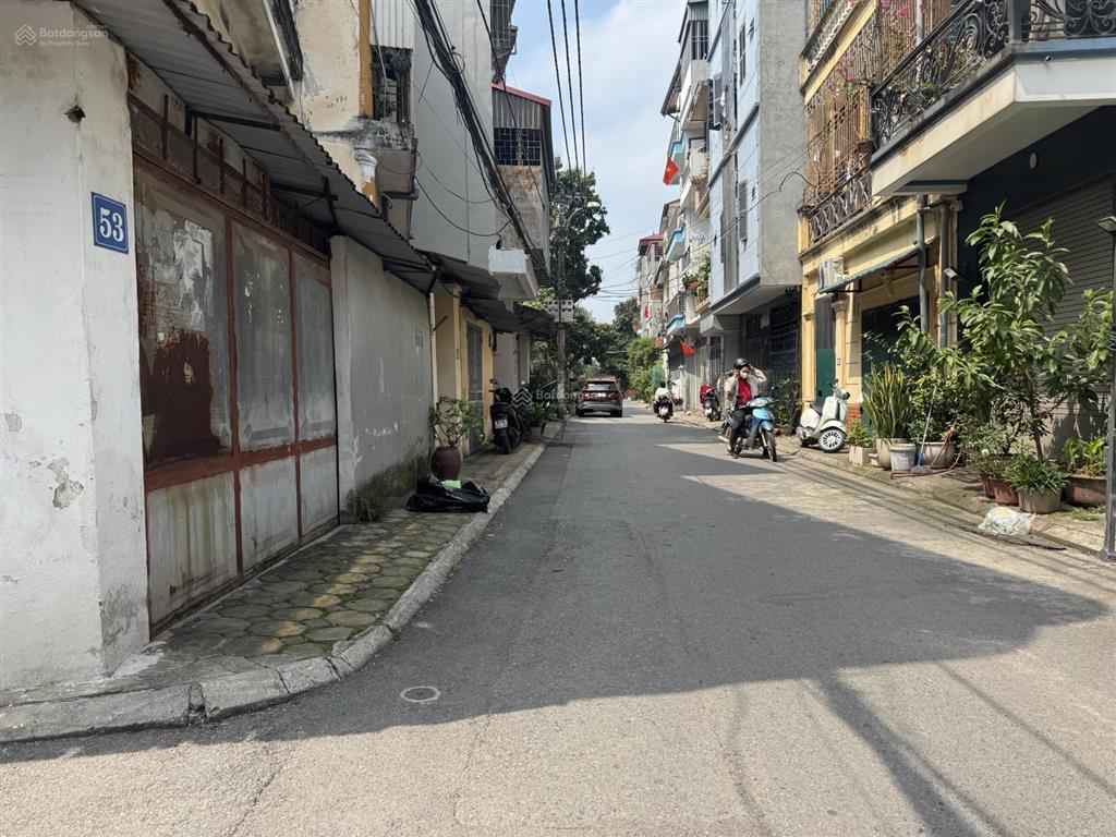 Bán nhanh 42mđất trung tâm trâu quỳ tặng ngay nhà 4 tầng  ngõ thông oto tránh cực hiếm chỉ 7,8 tỷ