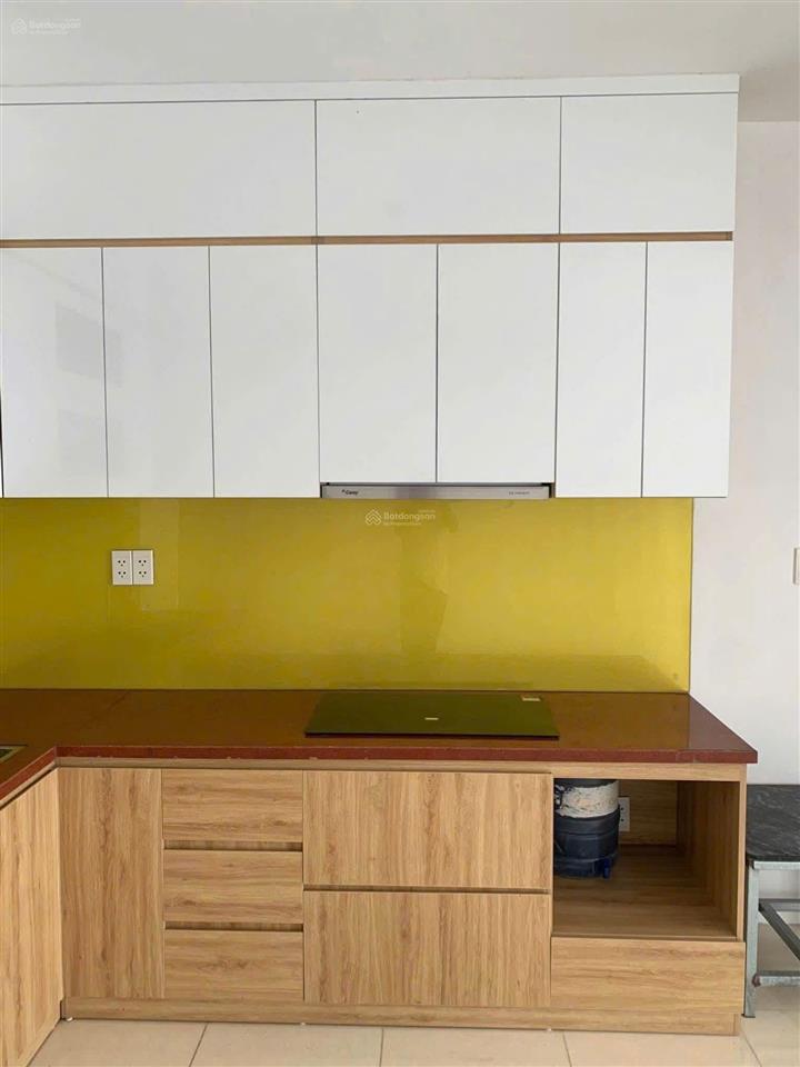 Bán căn hộ ph, tầng cao, 2 pn 2 wc, nội thất châu âu, giá 1 tỷ 950