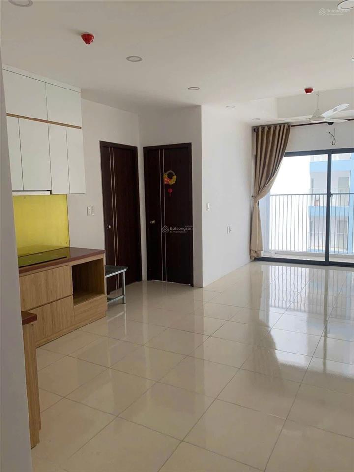 Bán căn hộ ph, tầng cao, 2 pn 2 wc, nội thất châu âu, giá 1 tỷ 950