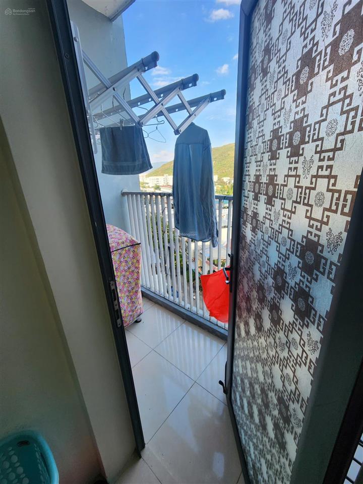 Bán căn ph căn góc 70 m2, 2 ban công view đẹp giá 2 tỷ 2