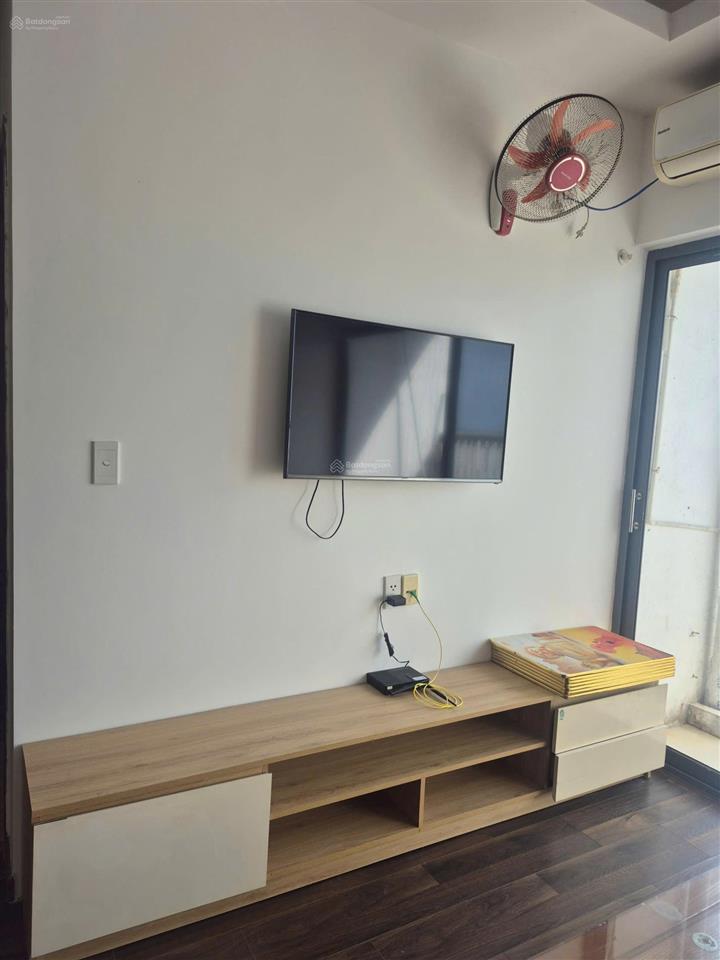 Cho thuê căn hộ full nội thất, 2 pn 2 wc, ban công rộng
