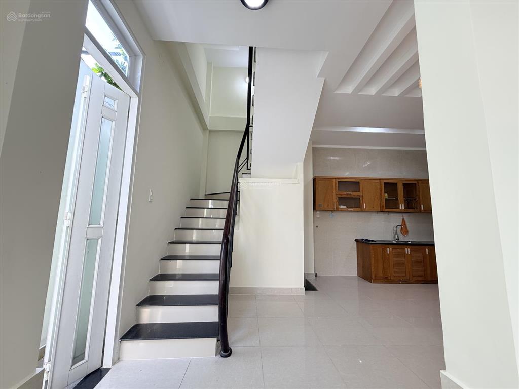 Bán nhà 3 tầng ngay hoàng trọng mậu, quận 7, ngang 9x11m, 7,9 tỷ