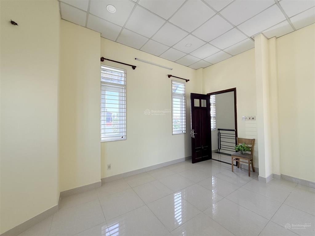 Bán nhà 3 tầng ngay hoàng trọng mậu, quận 7, ngang 9x11m, 7,9 tỷ
