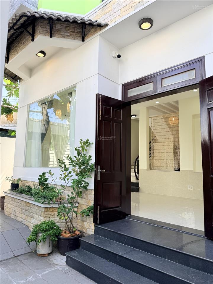 Bán nhà 3 tầng ngay hoàng trọng mậu, quận 7, ngang 9x11m, 7,9 tỷ