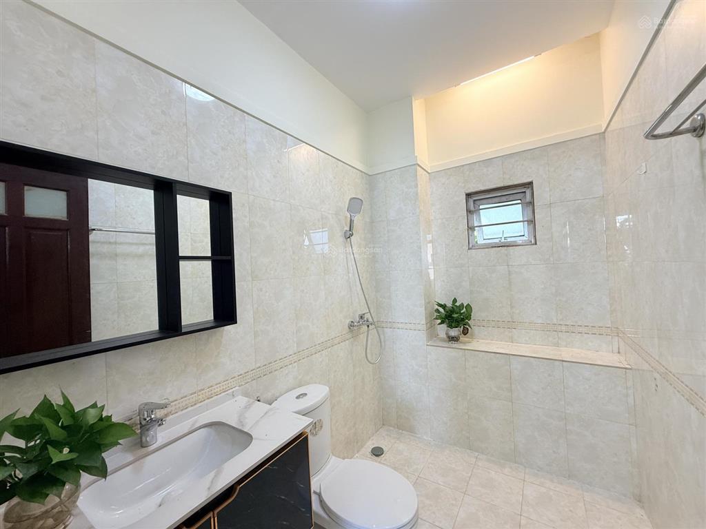 Bán nhà 3 tầng ngay hoàng trọng mậu, quận 7, ngang 9x11m, 7,9 tỷ