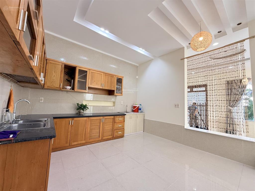 Bán nhà 3 tầng ngay hoàng trọng mậu, quận 7, ngang 9x11m, 7,9 tỷ