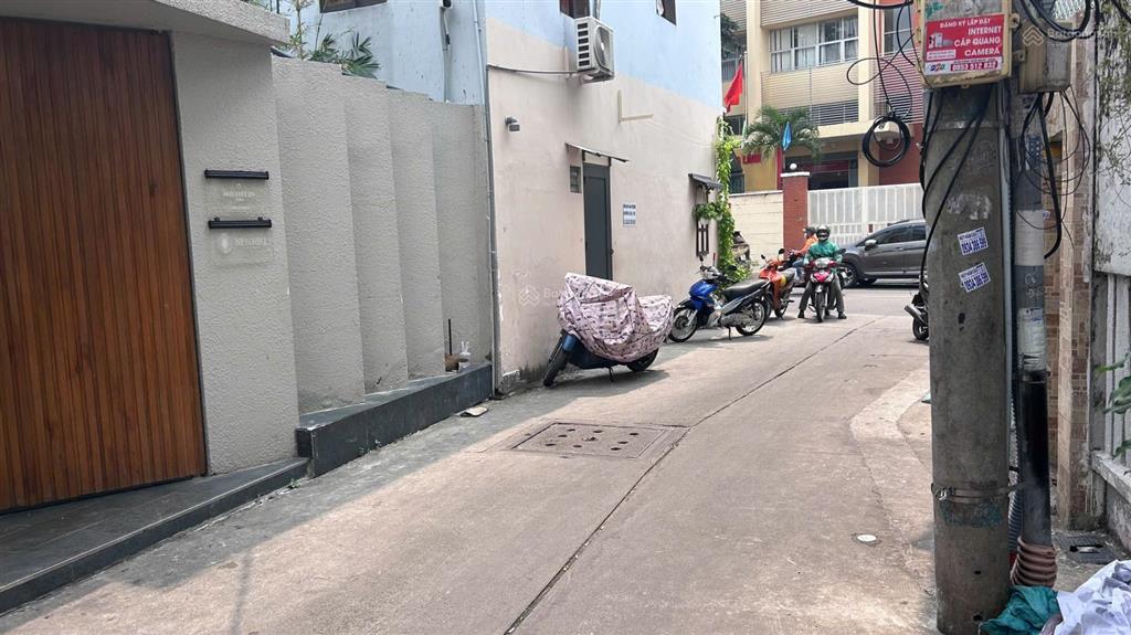 Bán nhà đường trần đình xu thông nguyễn cư trinh, quận 1 dt 262m2(9x28m) cấp 4. qhxd hầm 5  7tầng