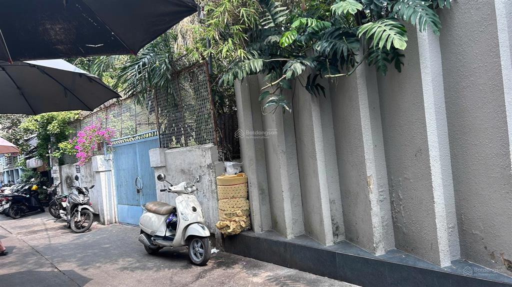 Bán nhà đường trần đình xu thông nguyễn cư trinh, quận 1 dt 262m2(9x28m) cấp 4. qhxd hầm 5  7tầng