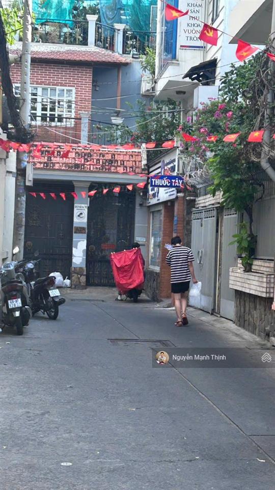 Bán căn biệt thự hẻm xe hơi đường cống quỳnh, quận 1 dt 332m2(11x30m), 3 tầng full nt có gara oto