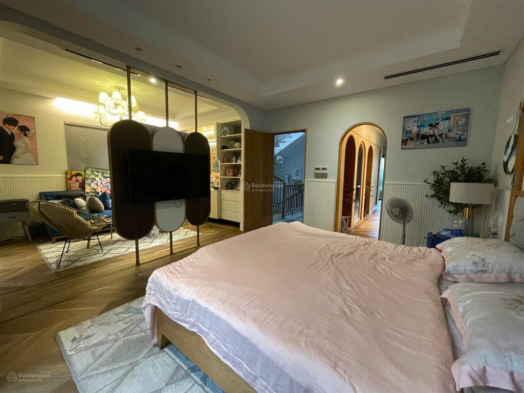 Ms. nancy quỳnh chuyên villa vinhomes bason  biểu tượng sống sang, vị trí vàng, sổ hồng trao tay