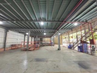 Kho hiếm tại quận 2. dt 967m2. 125tr/th (tl). đường xe tải lớn. làm kho hàng, gara xe, logistic