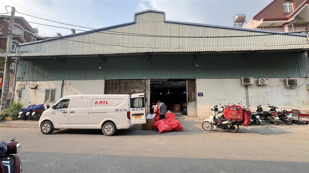 Bán kho xưởng đường cho thuê 60tr/th. giá 35tỷ. tl dtsd 1.100m2. đất 547m2. thổ cư 100%