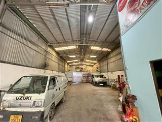 Kho kết cấu đẹp, vị trí thuận lợi qua ql 1a, phạm văn đồng. 400m2, chỉ 30tr/th.