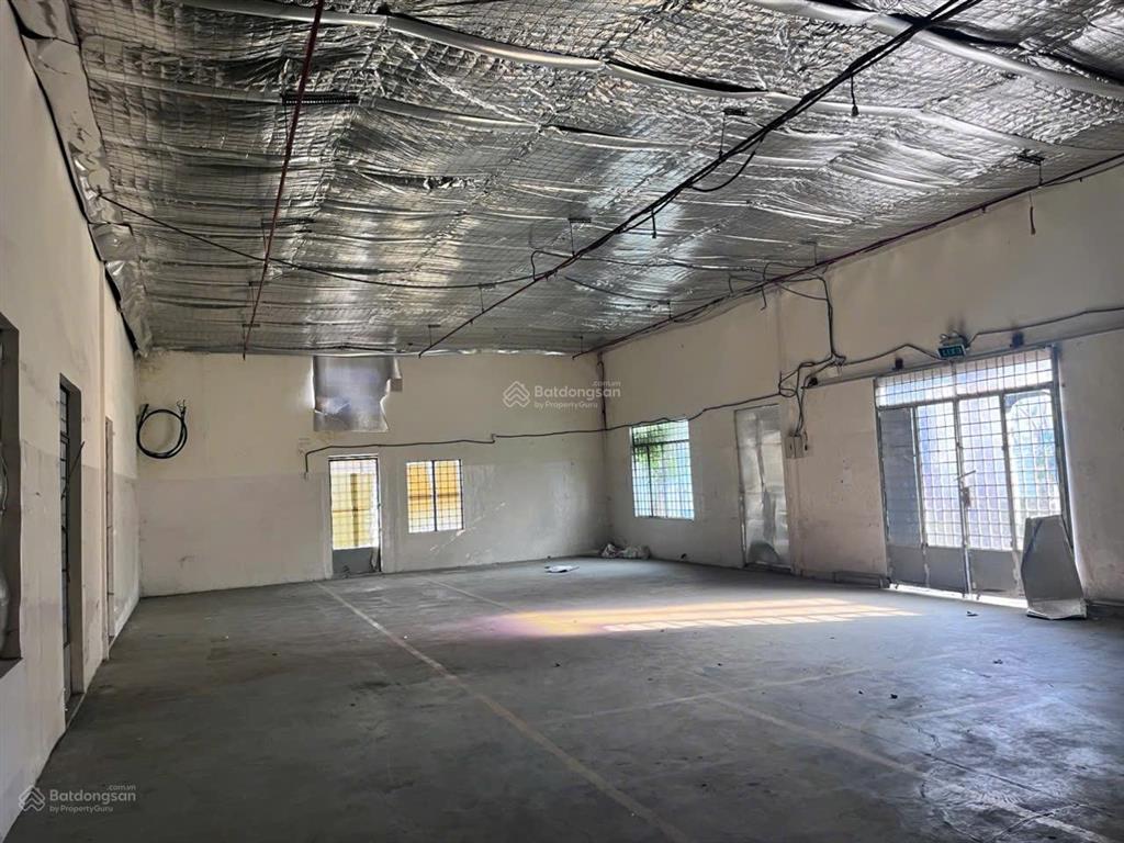 Cụm kho xưởng và bãi trống gần xa lộ hà nội, q9. đường xe cont vào, có pccc. tổng 7.300m2