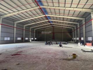 Kho 1.900m2, có cho thuê lẻ. pccc tự động, đường xe cont vào