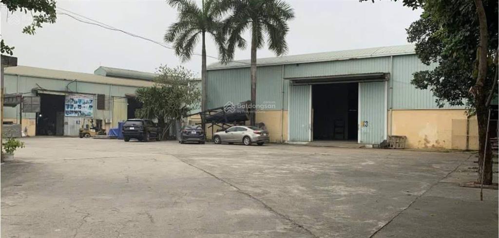 Tổng dt 5.650m2. dt kho 3.000m2. cho thuê hiện trạng 310tr/th. gần xn, phạm văn đồng